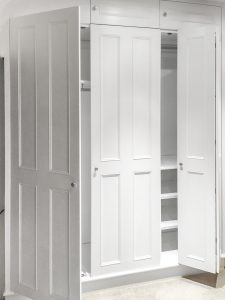 Bi-fold doors traditional style fitted wardrobe