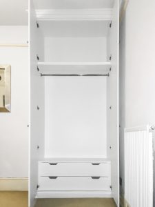 Traditional style alcove fitted wardrobe