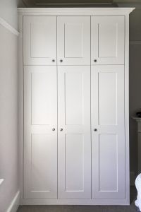 Shaker style doors Wardrobe with LED lighting