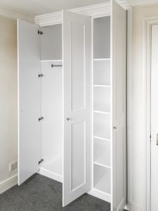 Traditional style alcove fitted wardrobe