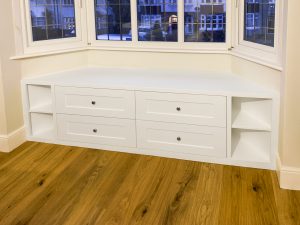 Window seat with drawers